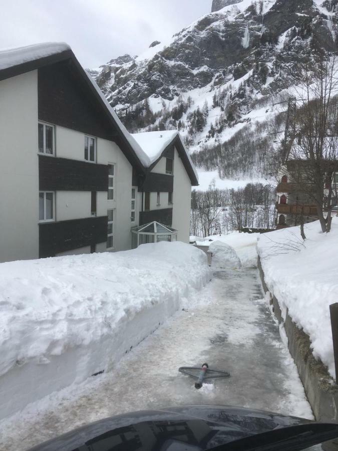 Holiday 87 Leukerbad Exterior photo